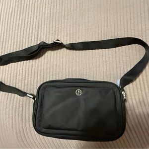 lululemon larger size belt bag/cross body. like new